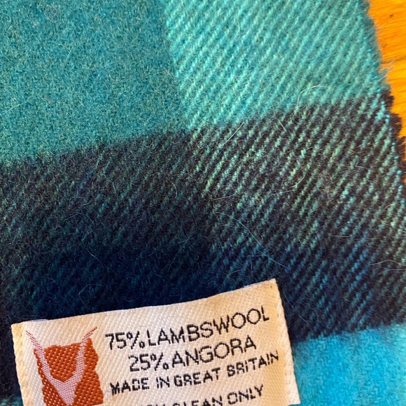 Angora and fine wool scarf - Picture 2 of 2